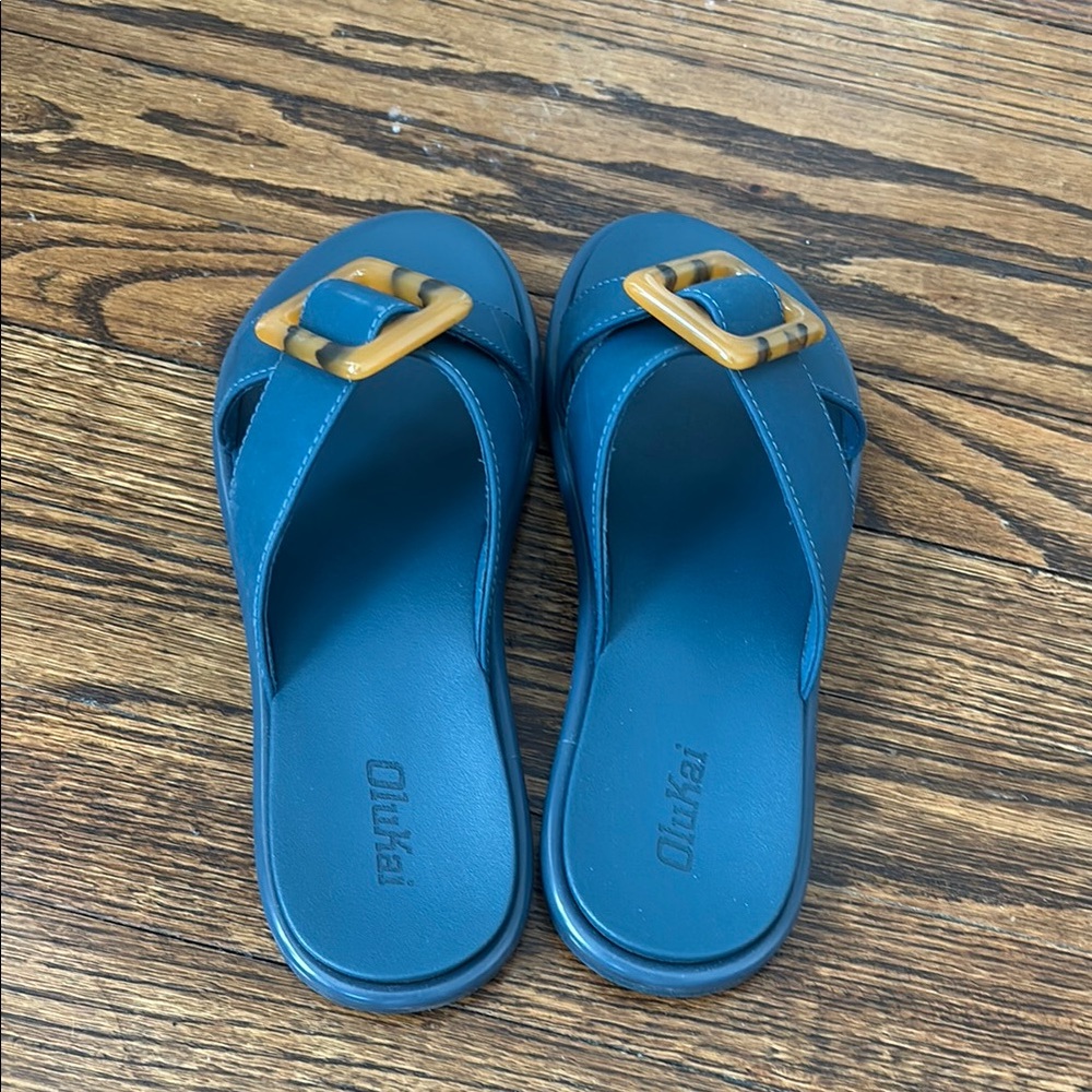 OluKai Women's La’i Slide in Blue with Tan Accent